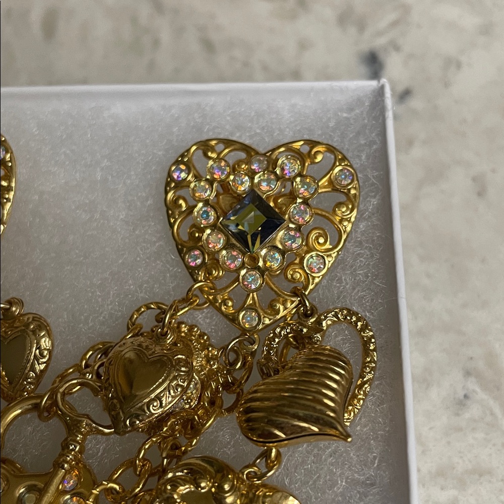 Kirk’s Foley Heart Earrings - Picture 2 of 4
